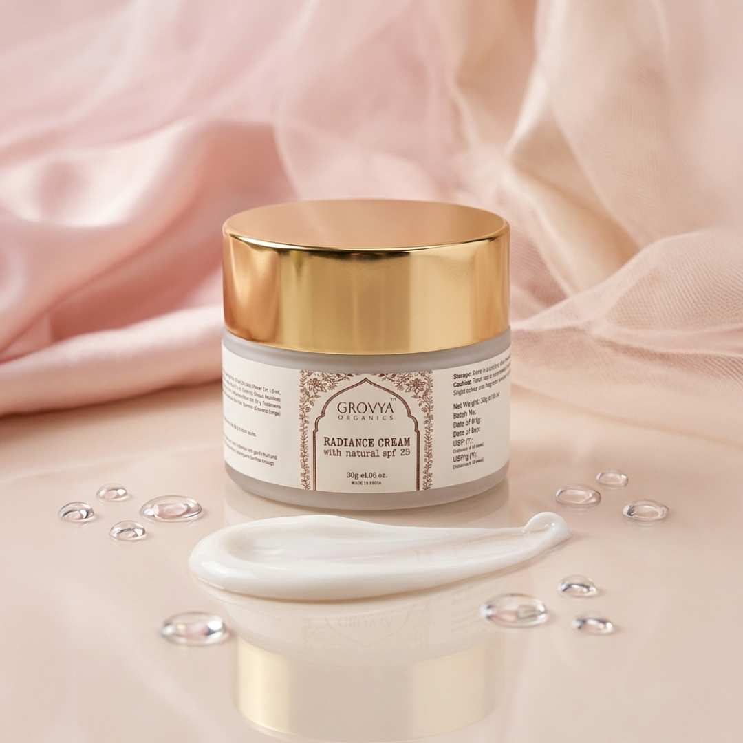 Radiance Cream with Natural SPF 25 | Ayurvedic Face Cream with Aloe Vera, Sandalwood & Turmeric | Lightweight Daily Moisturiser for Glow & Sun Protection | 30 g